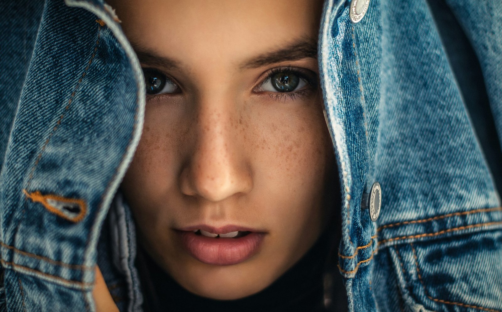 Pappedeckel: Stylish Hoodies & Beauty Products for Skin Health